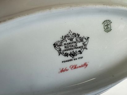 Former Manufacture Royale Limoges France.
Arbre...