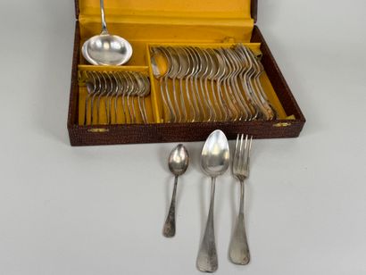 Partie de ménagère en métal argenté, modèle...