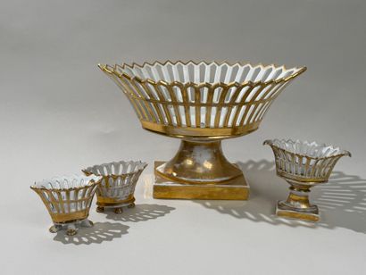 Paris porcelain, 19th century.
Large openwork...