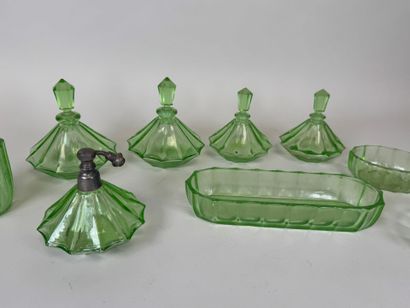 Small toiletry set in ouraline including...