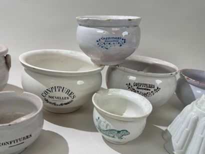 Eight white and polychrome earthenware compotiers.
14...