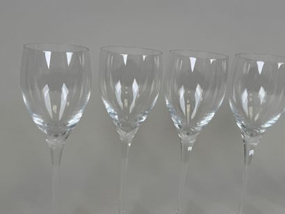 Set of 6 crystal glasses.
H. 22.5 cm.