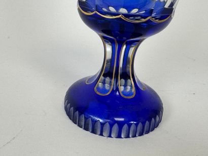 BOHEME, 20th century.
Covered pot in faceted...