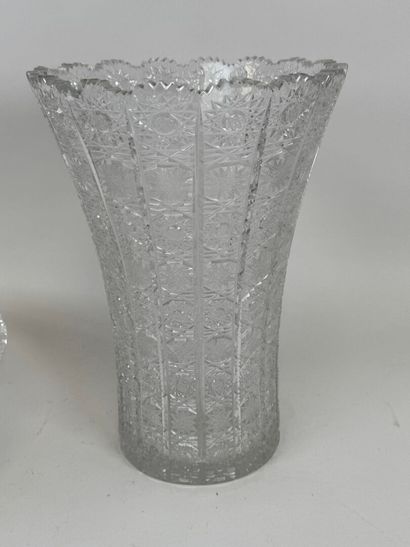 Lot en cristal de Bohème à décor de motifs...