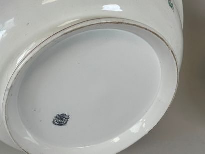 J. VIEILLARD à Bordeaux.
Nécessaire de toilette...