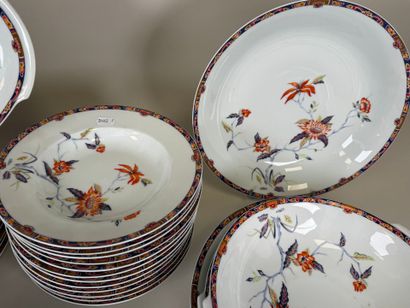 Former Manufacture Royale Limoges France.
Arbre...
