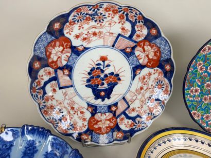 Earthenware and porcelain lot including:
-...