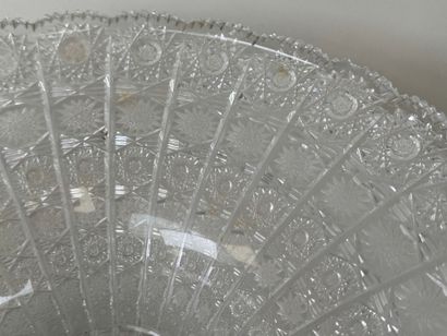 Lot en cristal de Bohème à décor de motifs...