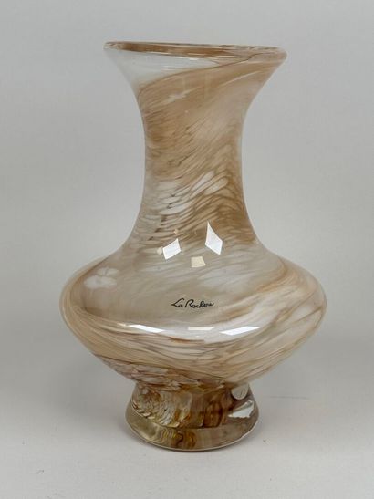 LA ROCHERE, 20th century.
Colored glass vase...