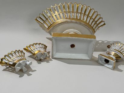 Paris porcelain, 19th century.
Large openwork...