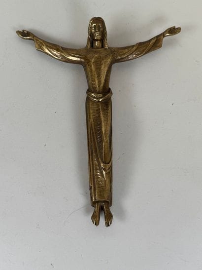 Ecole, XXe.
Christ.
Sujet en bronze.
30 x...
