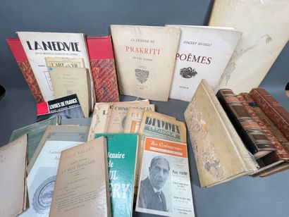 [Literature] A good lot of around 19 volumes,...