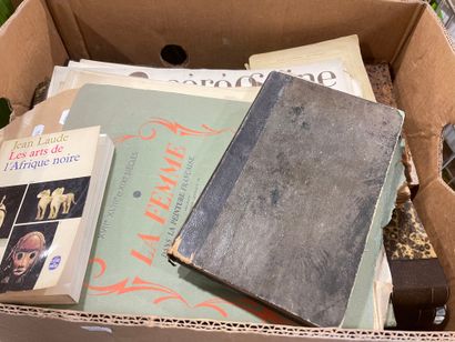 Important lot of around 80 volumes on all...