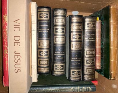 Approx. 16 volumes, literature.