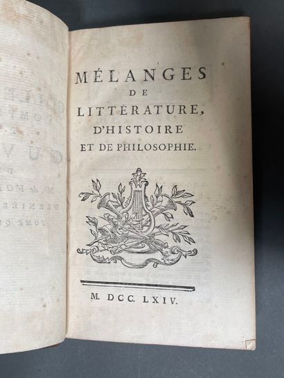 Voltaire, 23 volumes of works, in-8.