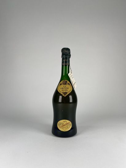 CHAMPAGNE.
Veuve Clicquot.
La Grande Dame.
1962....
