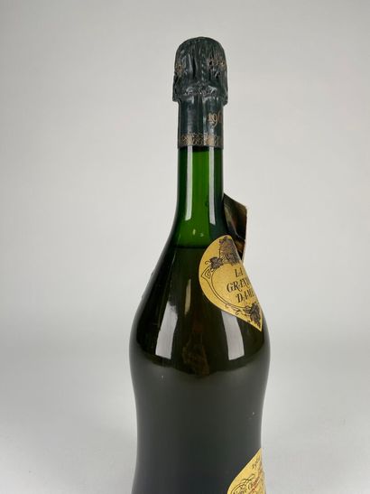 CHAMPAGNE.
Veuve Clicquot.
La Grande Dame.
1962....