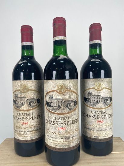 MOULIS.
Château Chasse-Spleen.
1980. 3 bt....