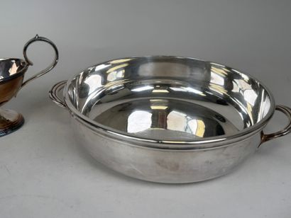 Silver-plated lot including :
- a vegetable...