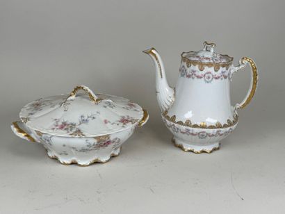 Covered vegetable dish and pourer in polychrome...