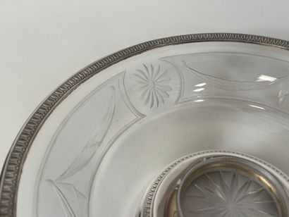 Circular engraved crystal bowl decorated...