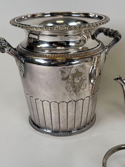 Silver-plated lot including :
- CAILLAR BAYARD.
A...