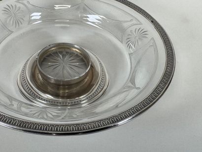 Circular engraved crystal bowl decorated...
