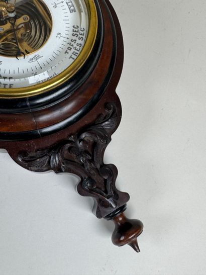 BREGUET.
Barometer-thermometer in molded...