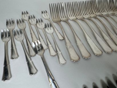 Important silver-plated menagère set, net...