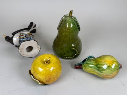 Lot including :
- three subjects in the shape...