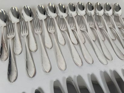 Set of silver-plated cutlery including :
-...