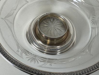Circular engraved crystal bowl decorated...
