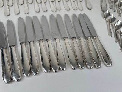 Set of silver-plated cutlery including :
-...