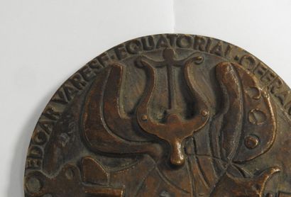 Roger BEZOMBES (1913-1994)
Edgar Varese.
Médaille...