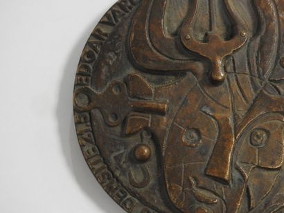 Roger BEZOMBES (1913-1994)
Edgar Varese.
Médaille...