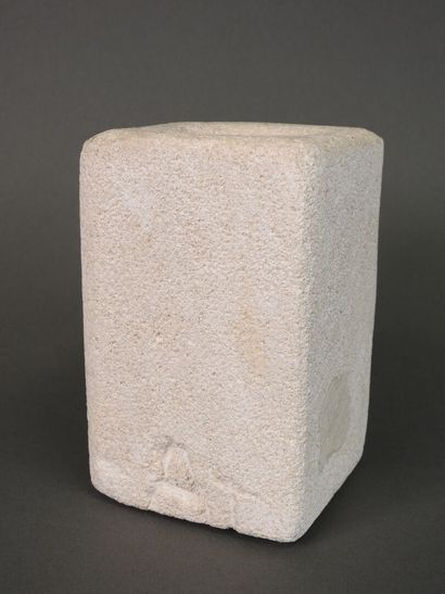 Albert TORMOS (XXème siècle).
Pot en pierre...
