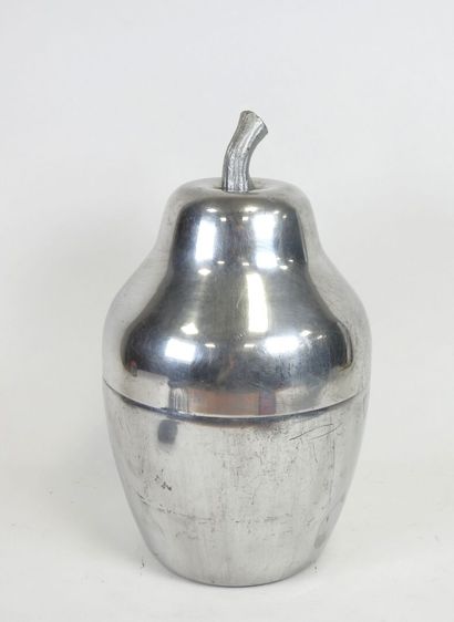 Seau à glaçons en métal en forme de poire.
Travail...
