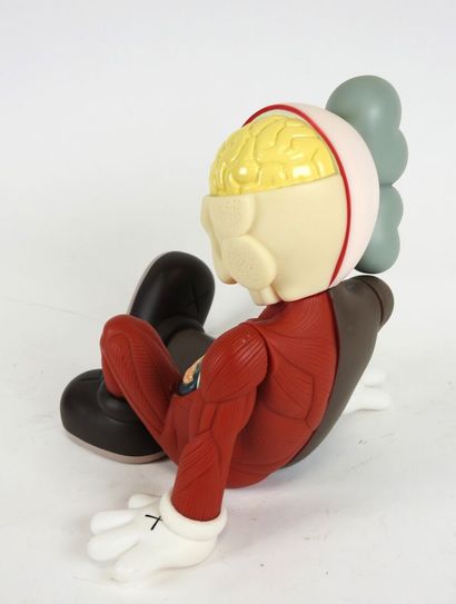 KAWS (Né en 1974).
L'écorché.
Sujet en plastique...