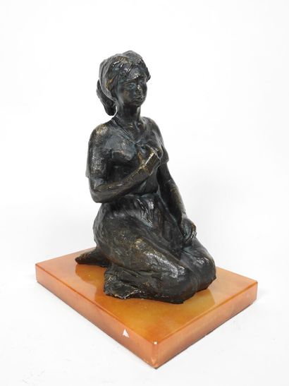 Lluis JORDA (XXème).
Femme à genoux.
Sujet...