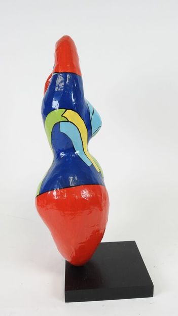 École du XXe.
Femme.
Sujet en papier mâché...