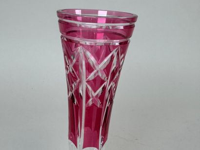 SAINT LOUIS.
Vase soliflore en cristal partiellement...