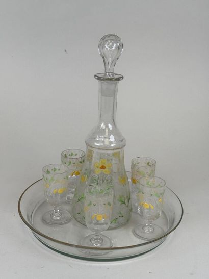 Service à liqueur en verre émaillé décoré...