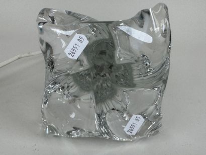 BACCARAT.
Pied de lampe en cristal moulé.
H....