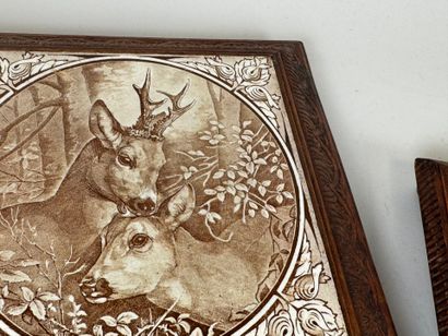 Deux dessous de plat en bois mouluré et sculpté...