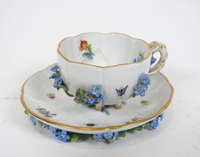 MEISSEN, early 20th century,
Porcelain cup...