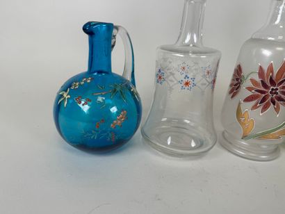 Six carafons ou carafes certaines partiellement...