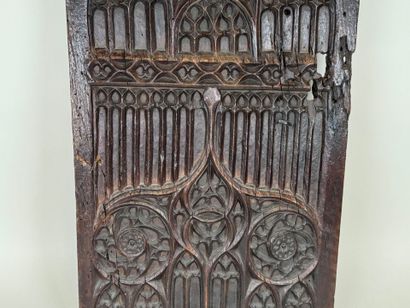 Panneau de meuble en chêne mouluré et sculpté...