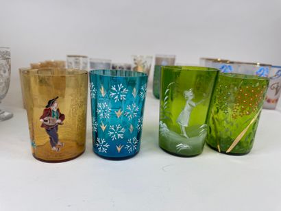 Collection de 38 verres de communion ou verre...
