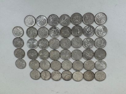 Lot of 47 silver coins of 5 Francs Semeuse.
Weight:...