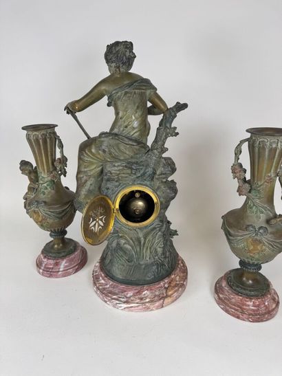 Auguste MOREAU (1834-1917), d'après.
MEDITATION.
Garniture...